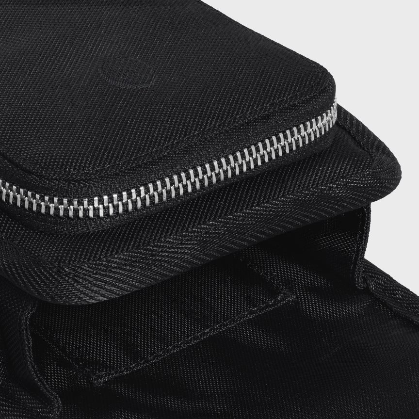 kiegészítők CELINE Trekking telefontáska nylonból, nyomattal fekete férfiak J6P4882170