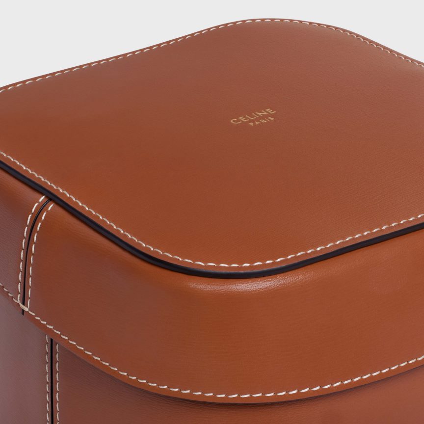 kiegészítők CELINE közepes doboz fényes borjúbőrből Cser férfiak J6P4881533